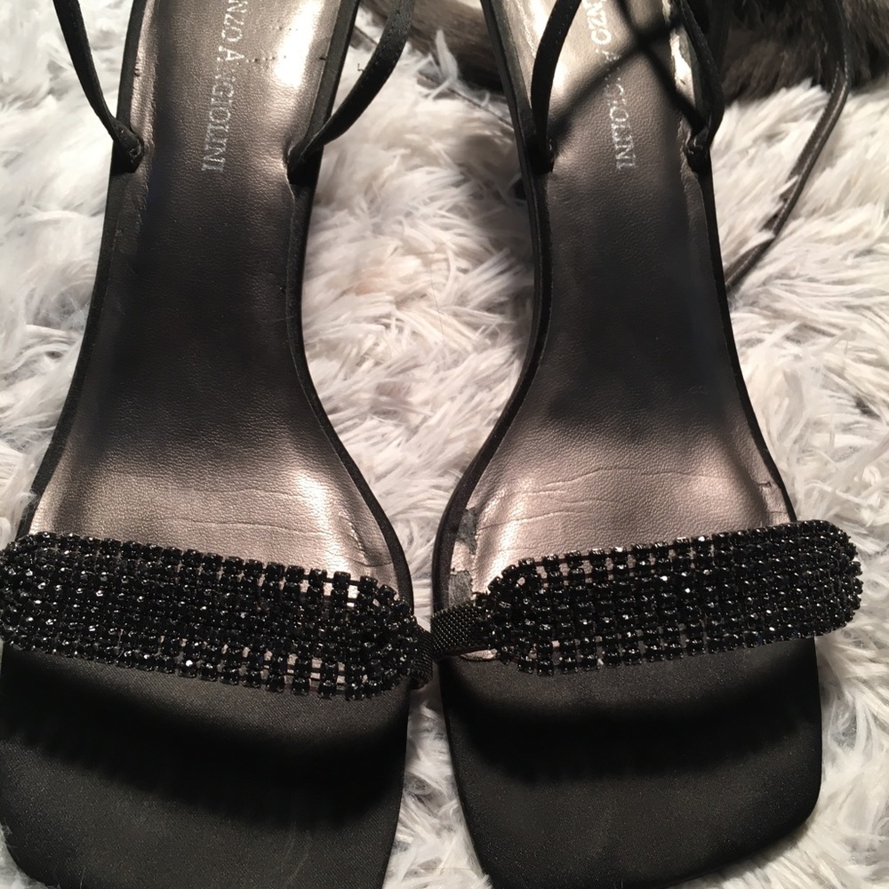Enzo Angiolini Black Ankle Strap Hills Size W 7